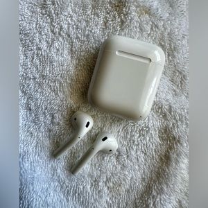 Second Gen Apple Airpods